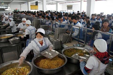 學校食堂承包這個近乎被壟斷的賺錢生意，如今卻“開不下去”？